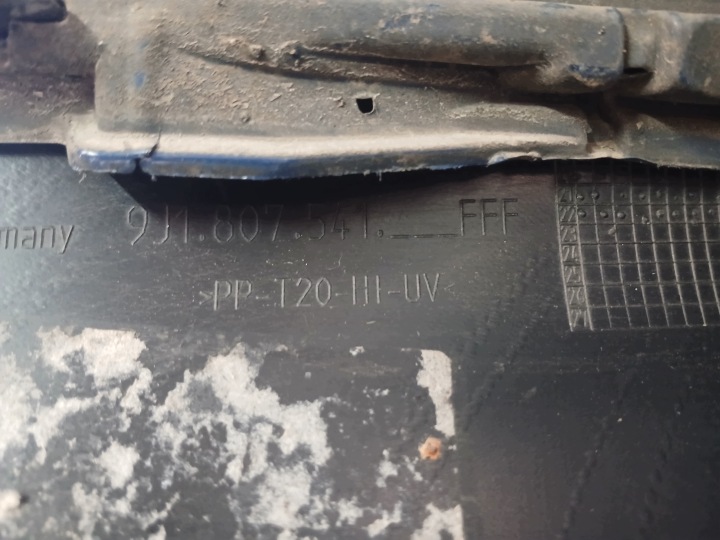 фото №12, Porsche taycan 9j 19-23 бампер передний oem номер 9j1807221d
