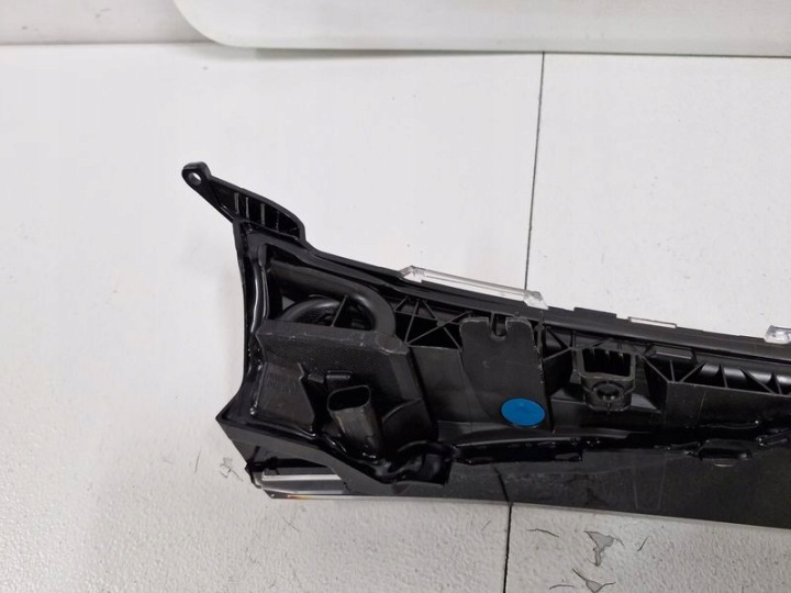 фото №8, Mercedes w174 c174 cla накладка фара передняя передняя средняя led