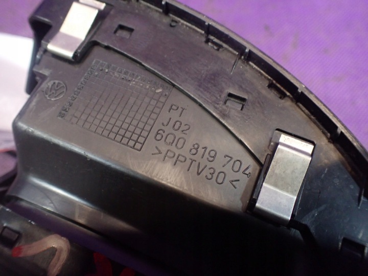 фото №5, Vw polo iv 9n 01-05 решітка повітропровід права 6q0819704