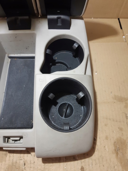 фото №7, Audi q7 4l подлокотник перед кожа кружки 4l1864207