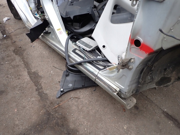 фото №2, Toyota corolla verso ii 04- порог правый стойка средний четверть