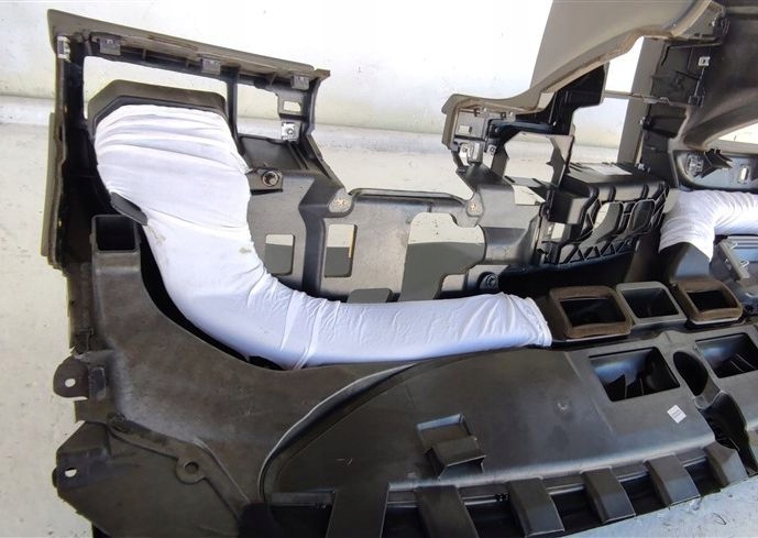 фото №15, Панель раздаточная серый audi a6 c6 eur 4f1857041r