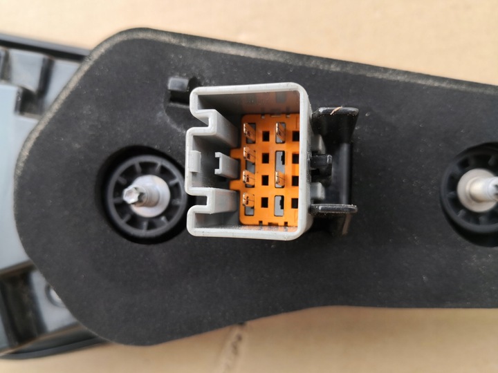 фото №15, Discovery v l462 16- лампа задня ліва led гарні