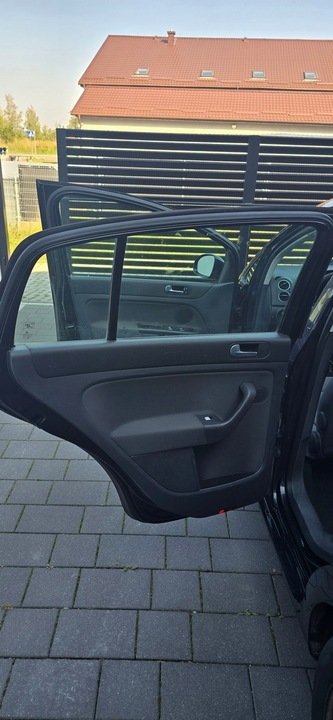 фото №2, Прокладка двері na дверях зад vw golf 5 plus 2003-2009