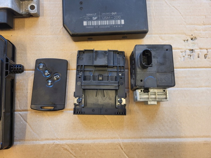 фото №7, Набор стартовый компьютер карта renault zoe 5am450