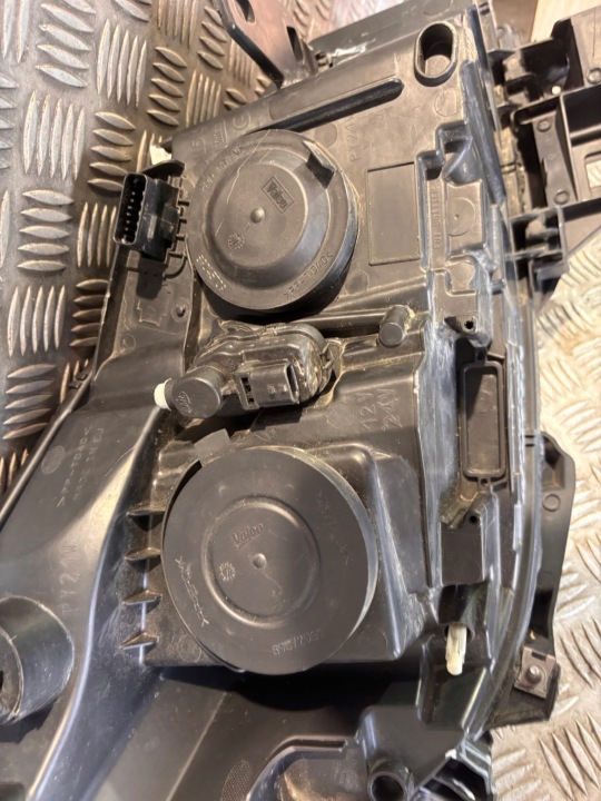 фото №11, Фара левые перед линза renault scenic iii 260601946r