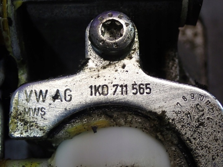 фото №11, Vw touran i 1.9 tdi домкрат изменения коробки передач выборщик тросы 1k0711061a