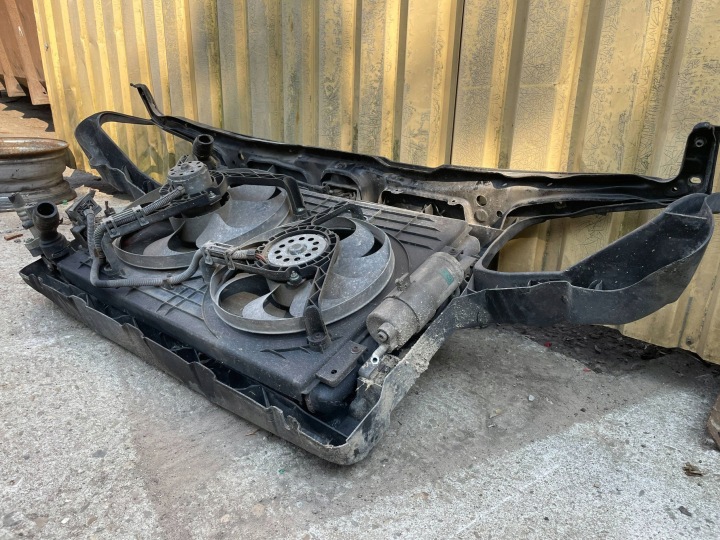 фото №7, Volkswagen golf 4 iv передняя панель радиатор вентилятор 1j0010212