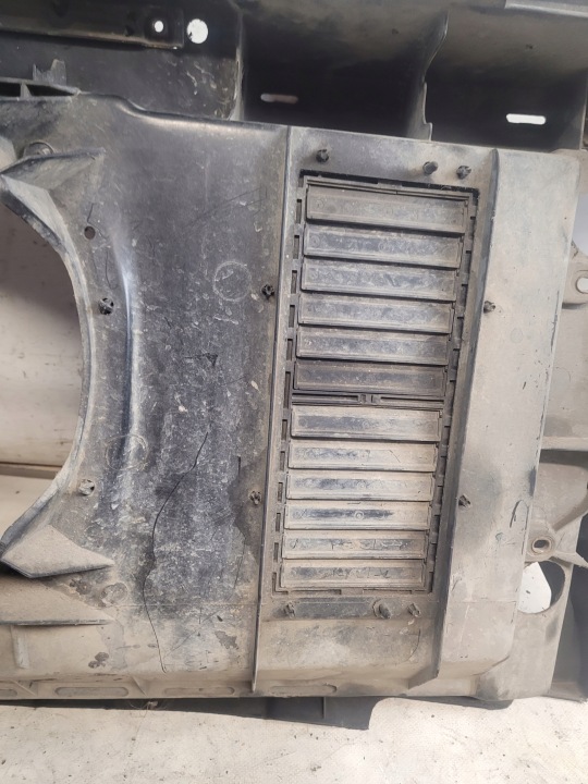 фото №12, Передня панель корпус радіатор oem номер 1h0805594c volkswagen vento 93r.