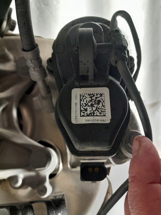 фото №7, Audi a4 b9 поворотный кулак амортизатор ступица суппорт диск рычаги правые зад