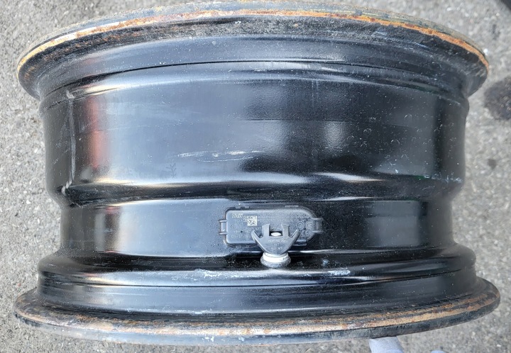 фото №16, Диск стальной 7jx16 et40 датчик давления воздуха hyundai kia 5x114,3 oem номер