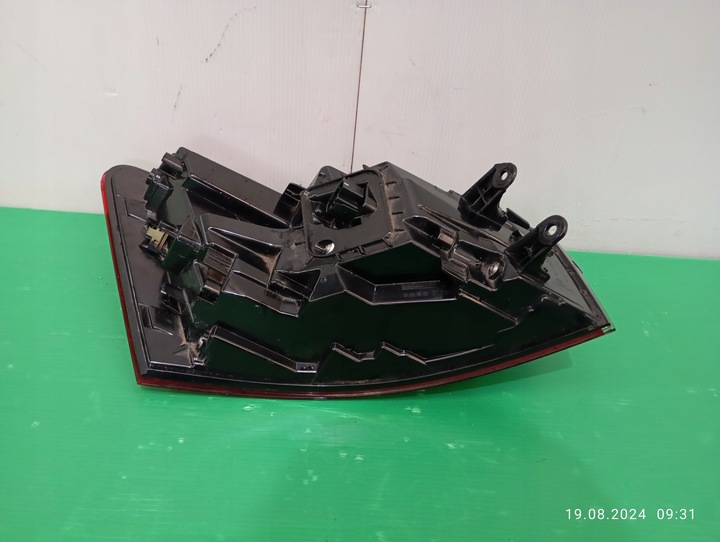 фото №12, Лампа права задня skoda superb iii 3v9 універсал рестайлінг 3v9945208