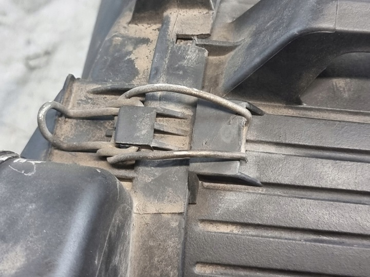 фото №12, Корпус фильтра воздуха oem номер 044129620 074129618a vw t4 1.9 td 50kw 95r