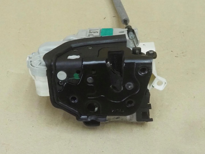 фото №13, Замок дверь левый перед 8x1837015a audi a1 8x европа