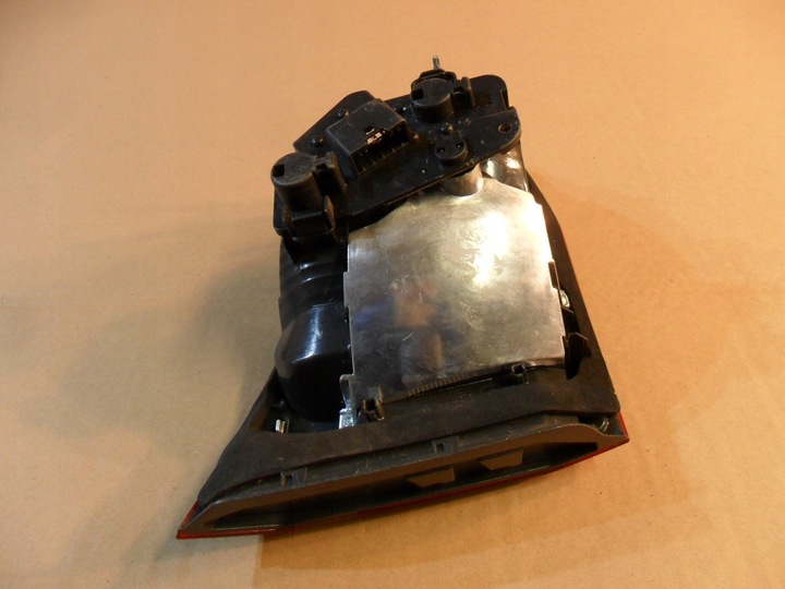 фото №14, Bmw 2 f45 лампа правая зад задняя w крышка багажника 7311032