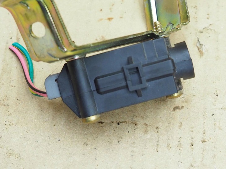 фото №11, Mazda tribute 00-07 вимикач ударний