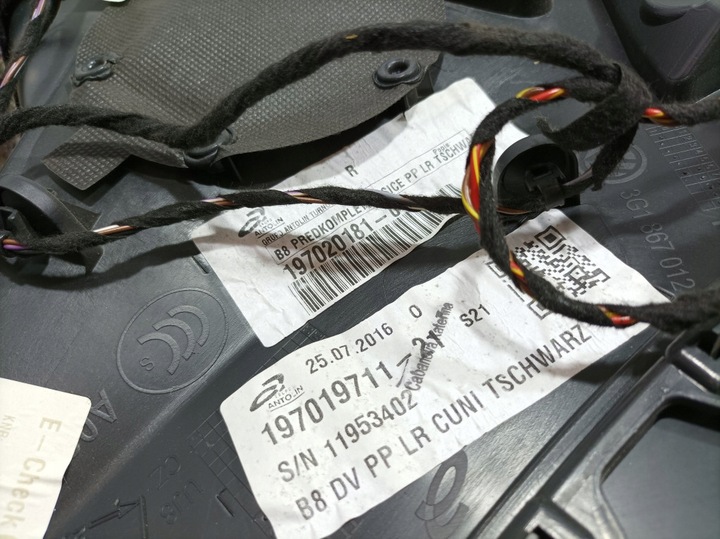 фото №10, Vw passat b8 оббивка боковина двері перед правий eu