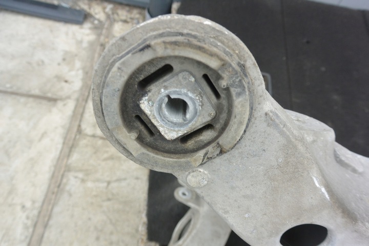 фото №10, Підрамник балка підвішування зад tesla модель s 12-16