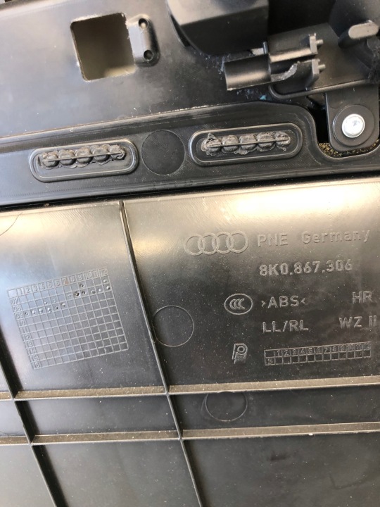 фото №9, Дверная карта (обшивка) правая зад алькантара audi a4 b8