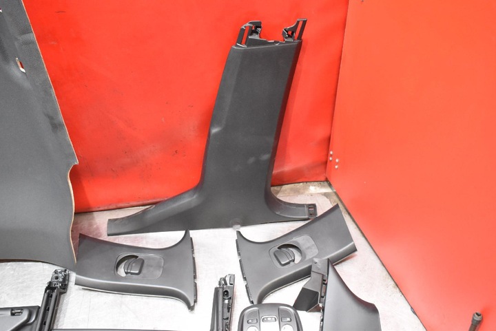 фото №5, Стеля чорна стійки ручки захисні накладки 96767530ze citroen ds4 10-16