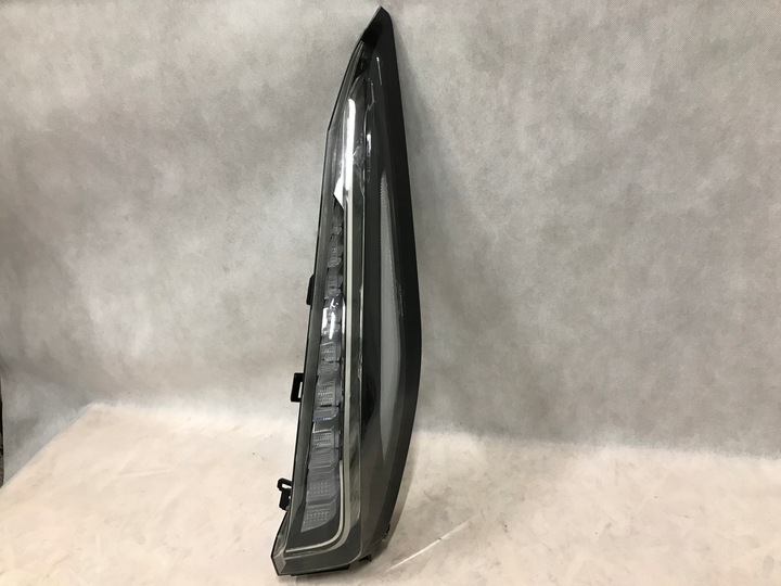 фото №1, Cadillac xt4 xt-4 лампа задняя правая led европа идеальная