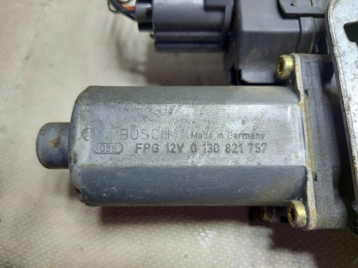 фото №8, Склопідйомник правий перед ford focus mk1 0130821757