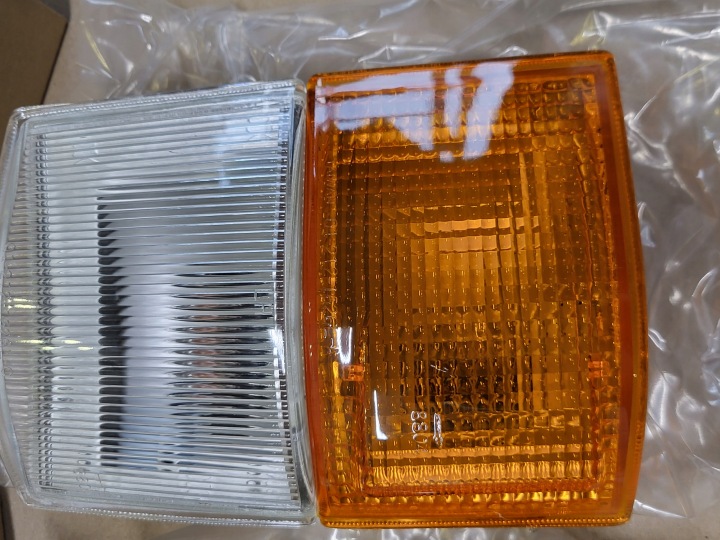 фото №6, Фара габаритна поворотник поворотник перед r/l toyota hi-ace hiace 87-89-r.