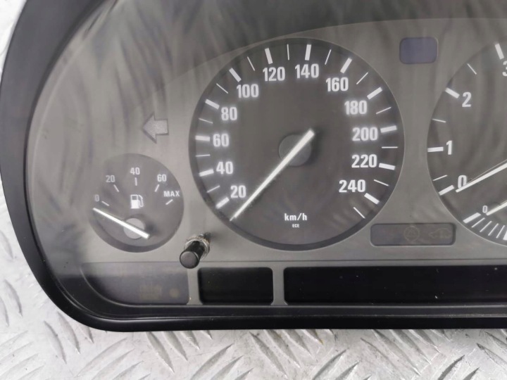 фото №10, Спідометр  bmw 7 e38 8369031