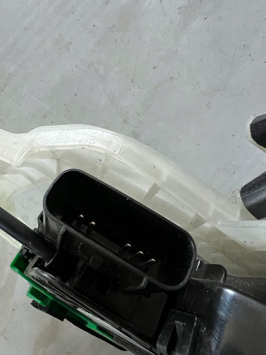 фото №11, Hyundai i30 iii универсал замок дверь левый перед переднее европа