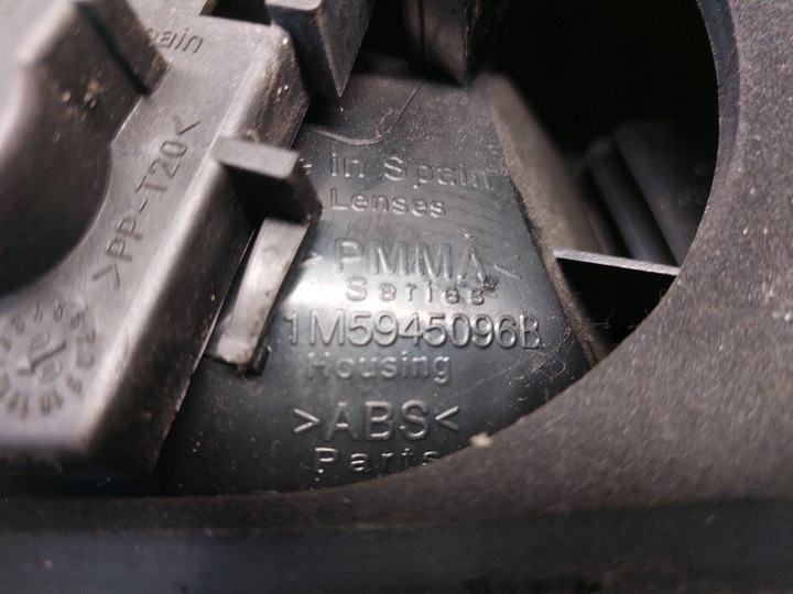 фото №10, Накладка кришки лампи seat toledo ii 1m5945225d 1m5945096b 1m5945095b