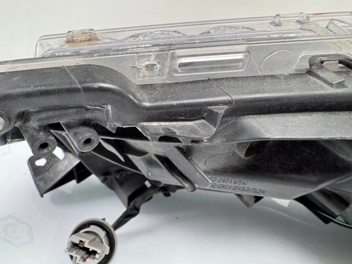 фото №10, Фара передня права перед toyota corolla e16 led