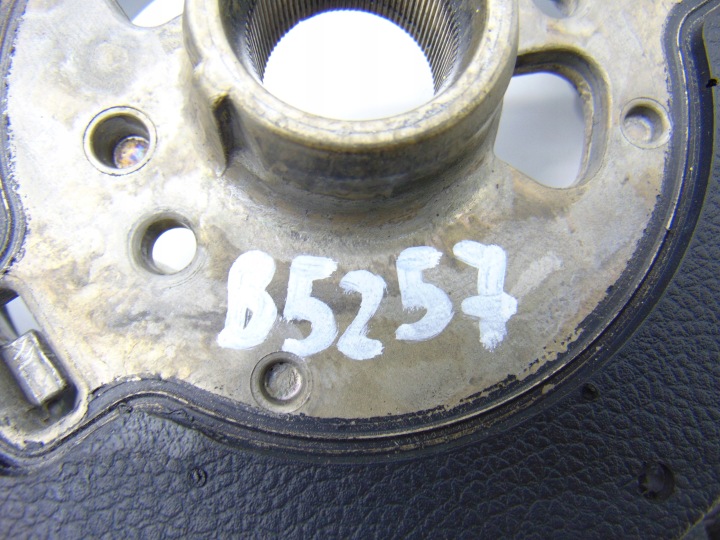 фото №9, Руль кожа кожаный срезанная стёганая vw scirocco iii 1k8419091g