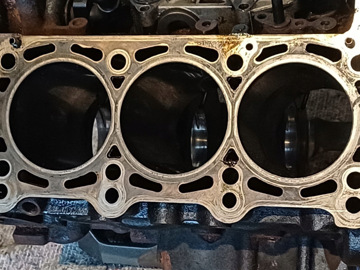 фото №8, Номер 79 блок двигателя do audi a6 c6 2,7 059103021ae