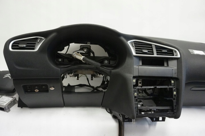 фото №7, Торпедо консоль подушка ремни org citroen c4 ii b7