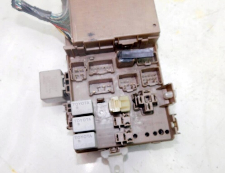 фото №9, Toyota corolla ts e12 05r 1.8 192km коробка запобіжників 82641-02040