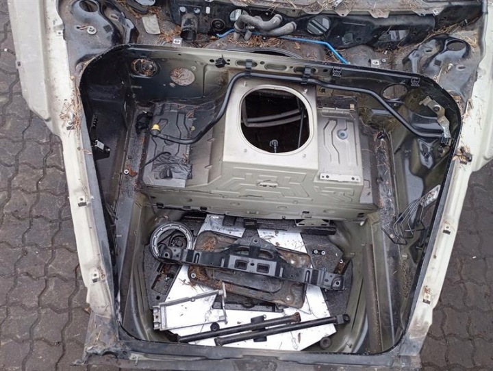 фото №6, Porsche 911 997 передній end clip 99750191101 c4 awd lock carrier капот