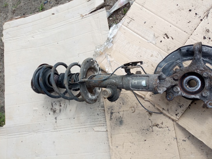 фото №7, Toyota rav4 iii 09-12 2,0 3zr valvematic поворотный кулак ножка правая амортизатор