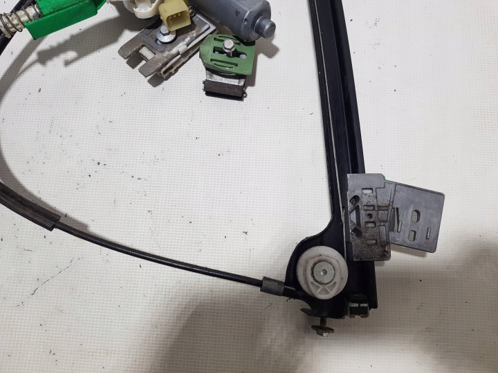 фото №9, Подъемник механизм стёкла правое перед mercedes sl r230 w230