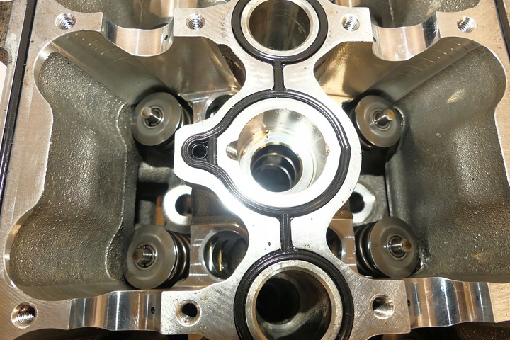 фото №7, Alfa romeo giulia квадрифоліо 2.9 v6 головка циліндрів права