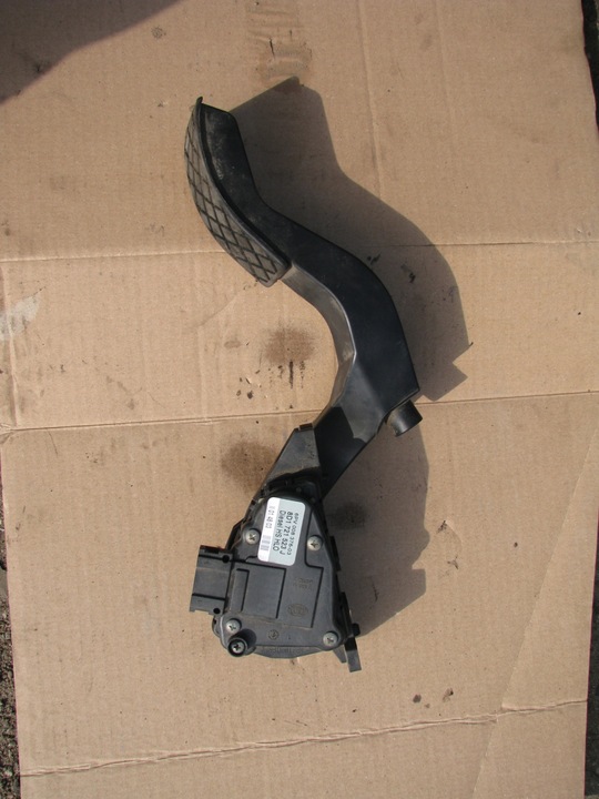 фото №1, Audi a6 c5 2.5tdi volkswagen passat b5 потенціометр педаль газу 8d1721523j