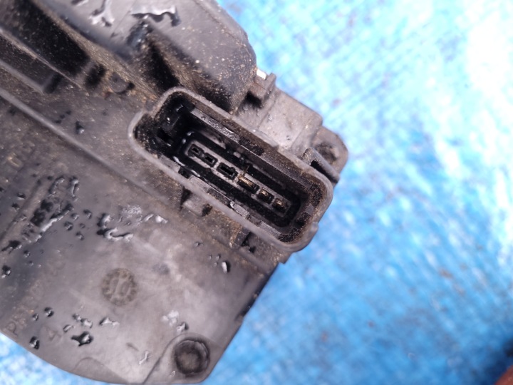 фото №8, Nissan note i 1 | замок дверь правая зад заднее 24208078 242275
