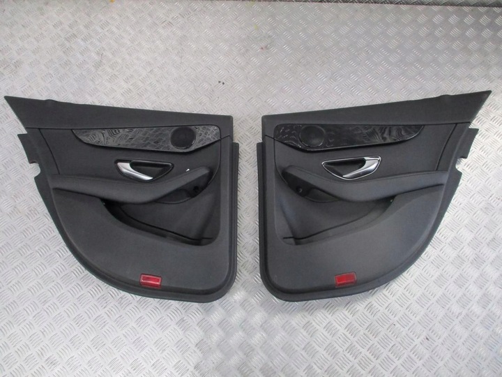 фото №1, Обивка дверь w205 mb c-klasa левый зад lub правый зад 1szt.