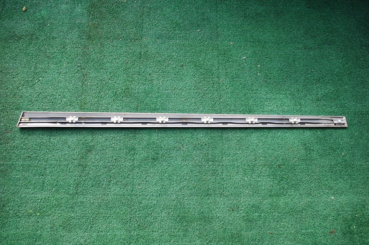 фото №8, Mercedes w203 молдинг двері права перед 130cm