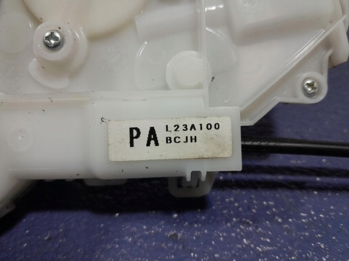 фото №7, Mazda 3 iv bp 19- замок дверь левые перед 6 pin eu