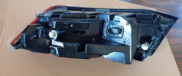 фото №12, Audi tt tt rs лампа зад led ліва права нова 8s0945095g 8s0945096g