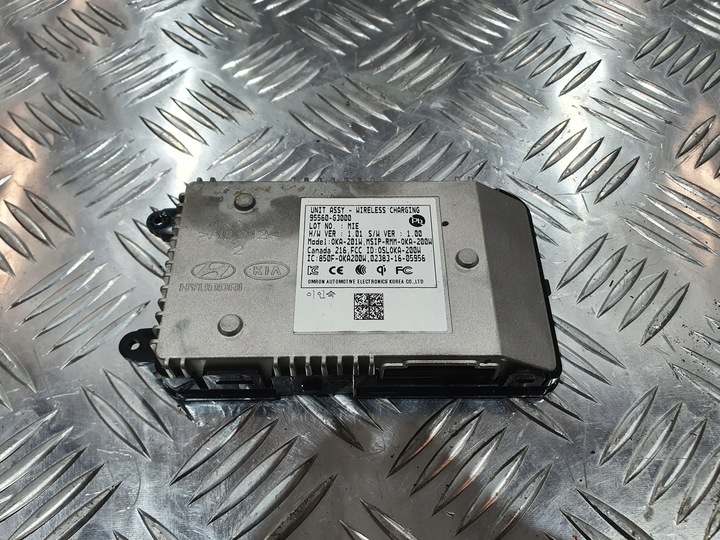 фото №1, Зарядний пристрій індукційна hyundai i30 iii 16-