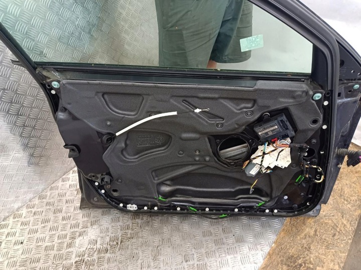 фото №8, Audi a6 c6 sedan дверь перед левая lz7q