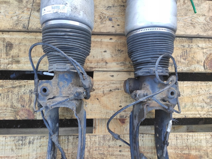 фото №11, Audi q7 4l 3.0tdi амортизатор пневматический воздушная подушка левый правые перед комплект