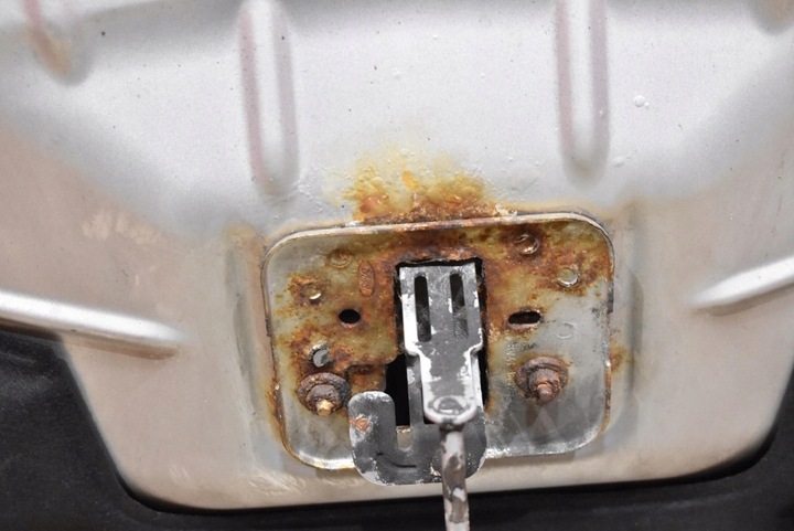 фото №16, Капот кришка двигуна срібна ford kuga mk1 i 08-13