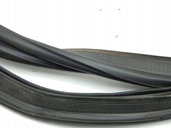 фото №8, Renault megane iv 2018 прокладка кришки багажника